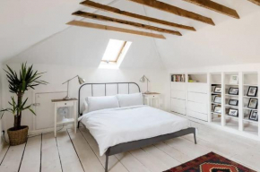 Beautiful two-floor flat near tube station
